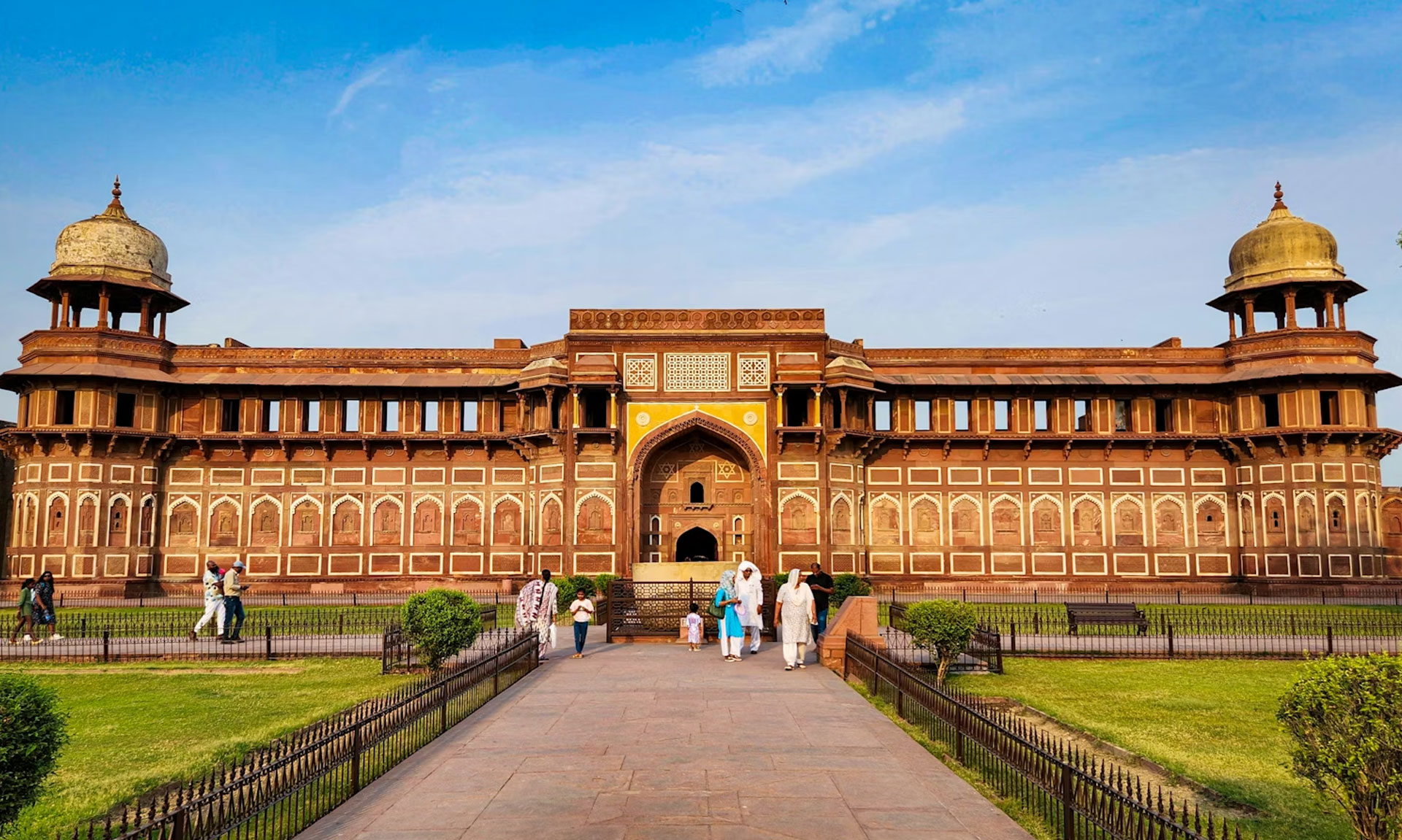 Private car rental for tours and sightseeing in India